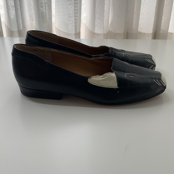 A bomb flats with a cat face. - Picture 5 of 7